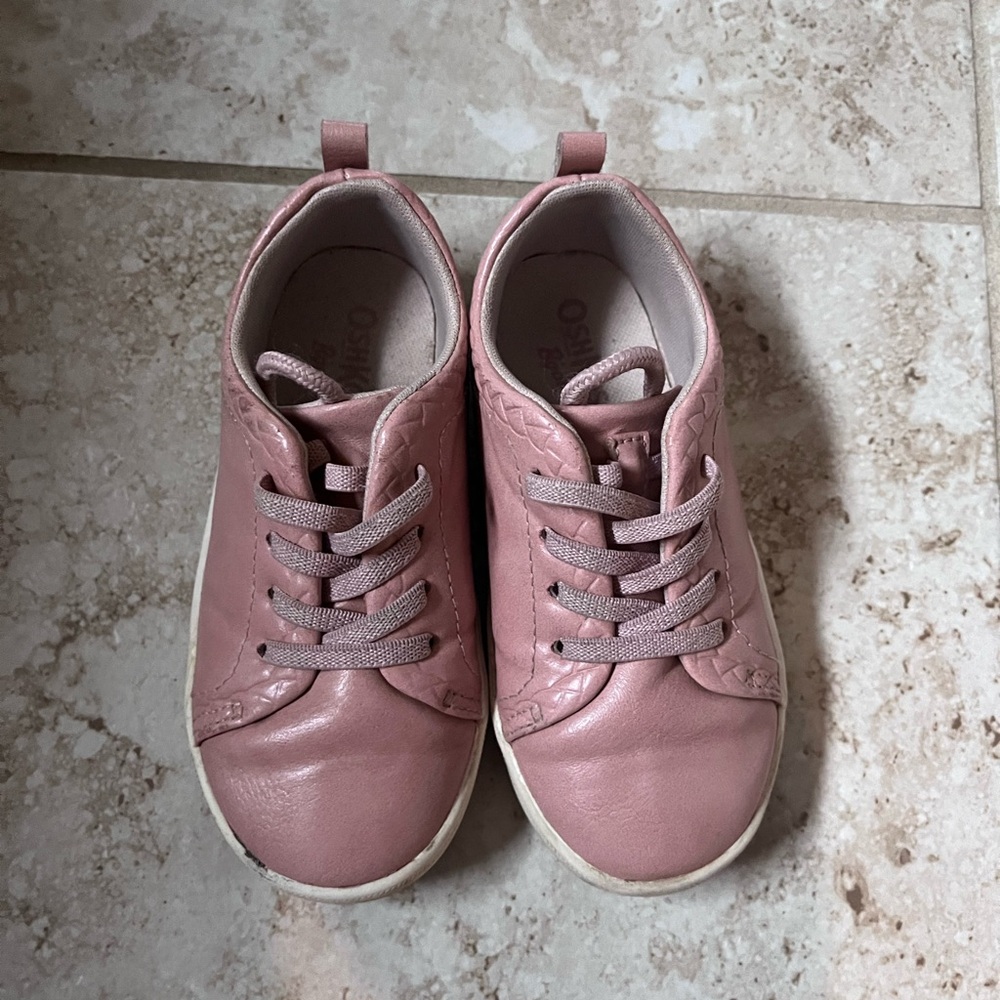 Lot of 5 size 7T shoes looking for a new home! - Picture 2 of 7